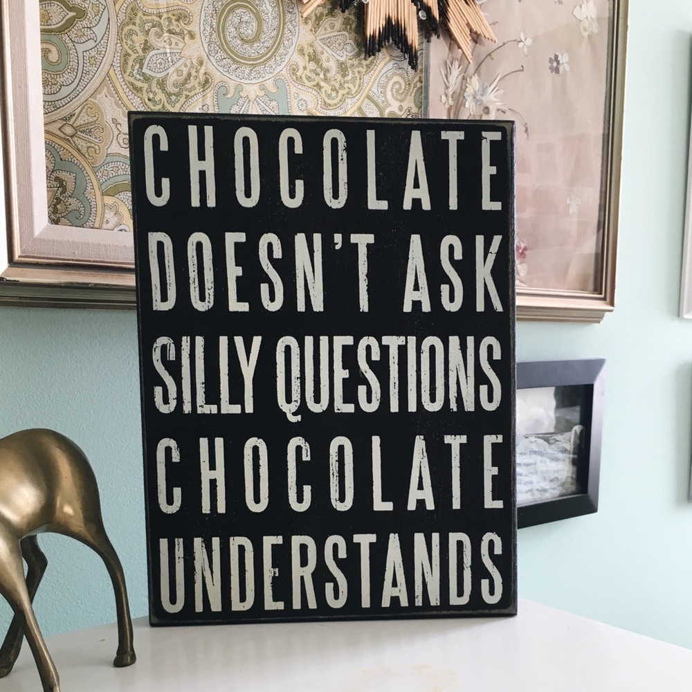 Black and white box sign